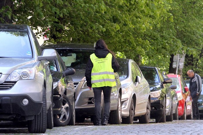 Столична община няма право да налага фишове с глоби по